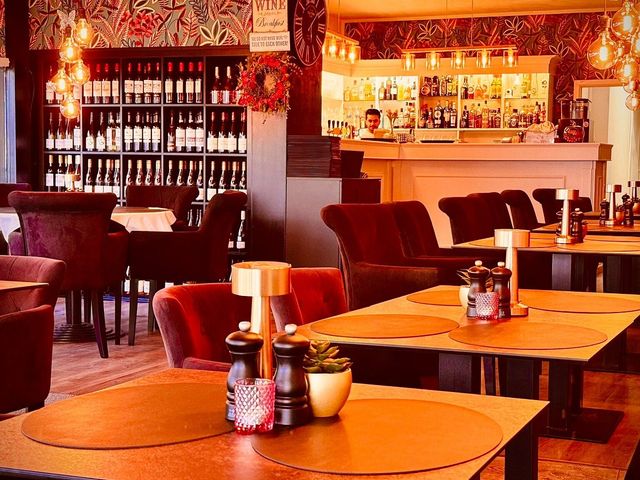 Dining Room good-food-and-very-nice.jpg